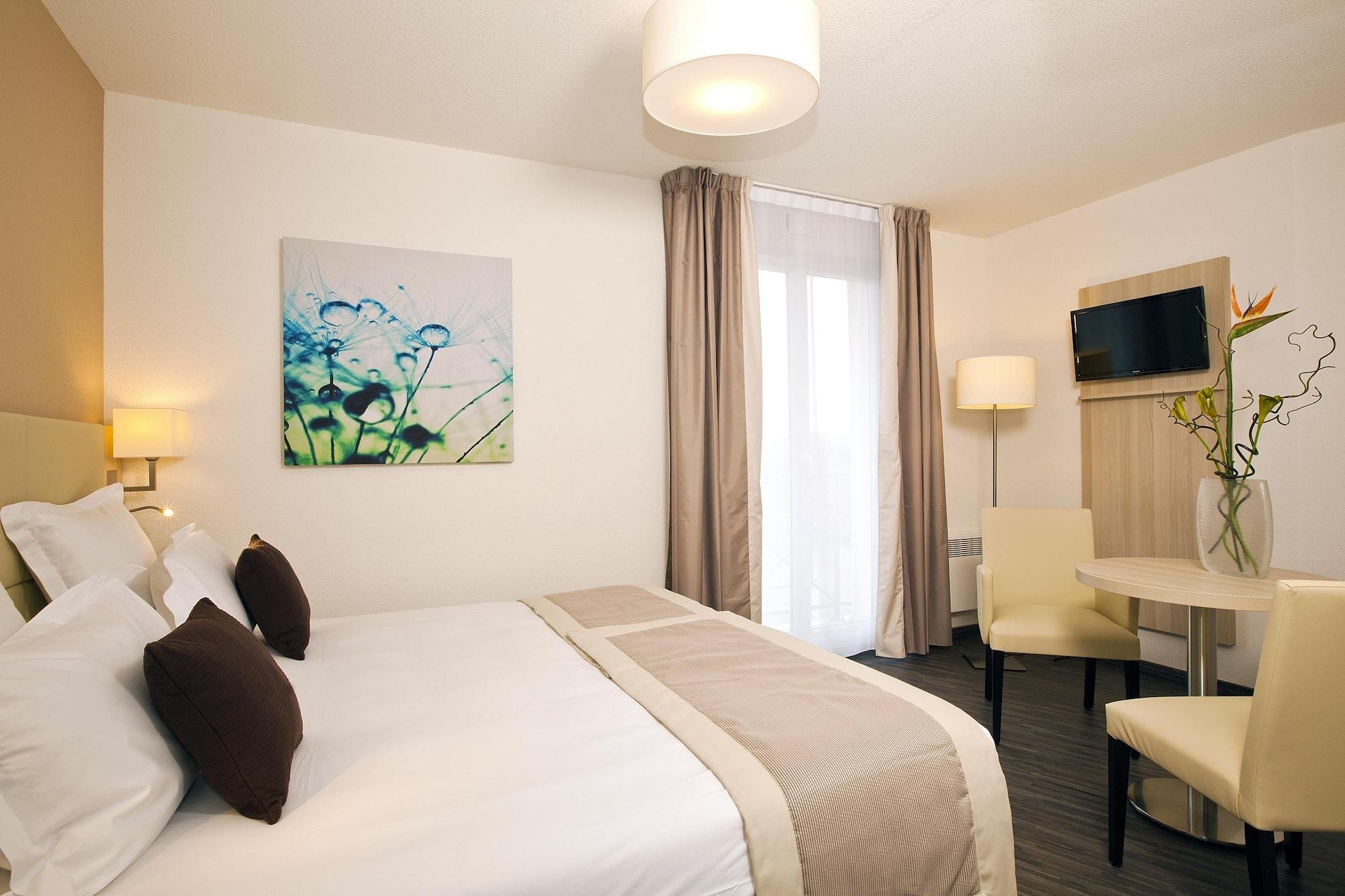 Residhome Neuilly Bords De Marne Bagian luar foto