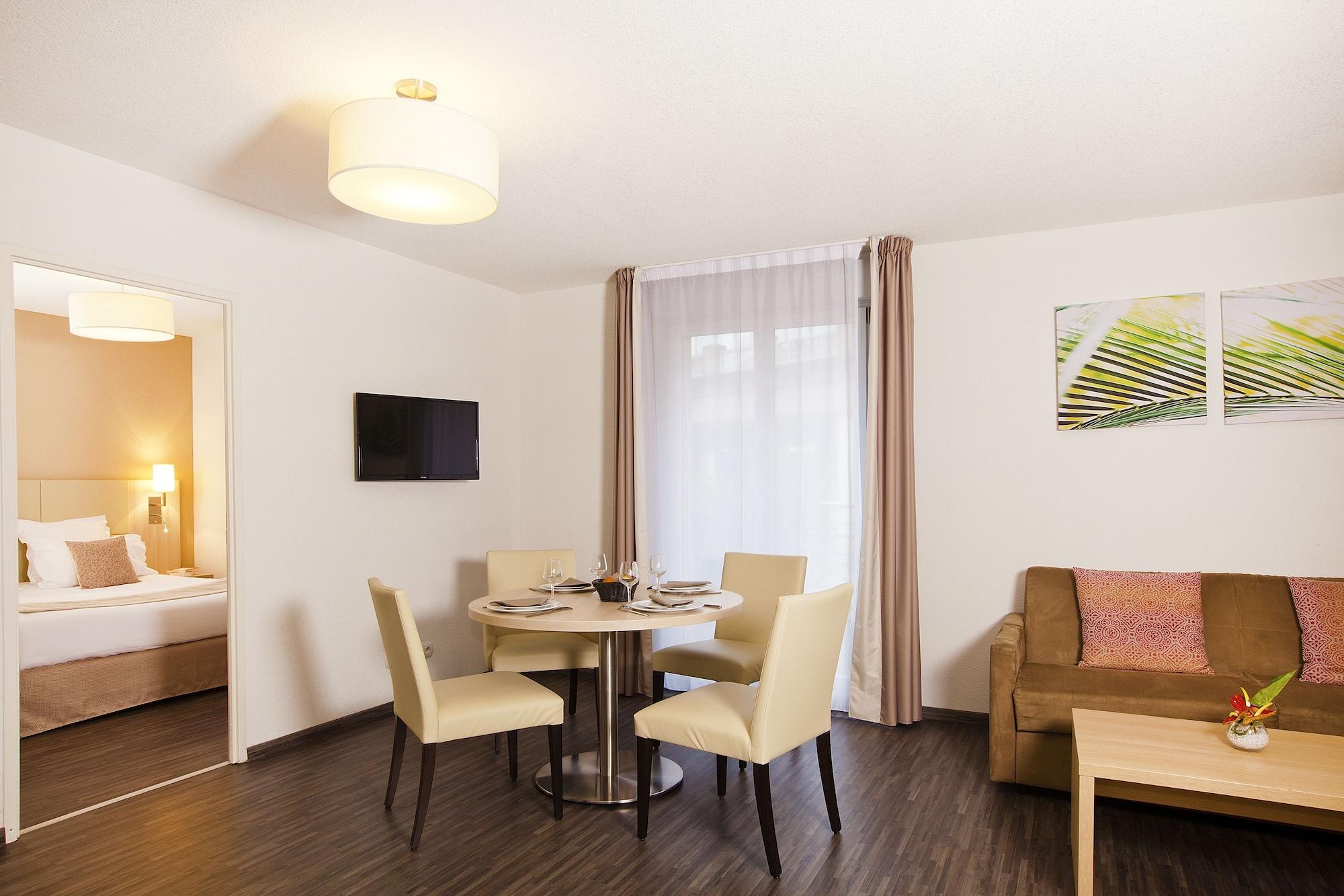 Residhome Neuilly Bords De Marne Bagian luar foto