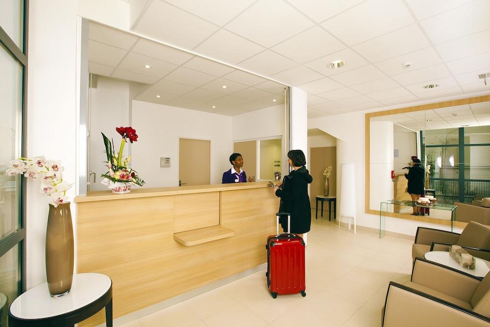 Residhome Neuilly Bords De Marne Bagian luar foto