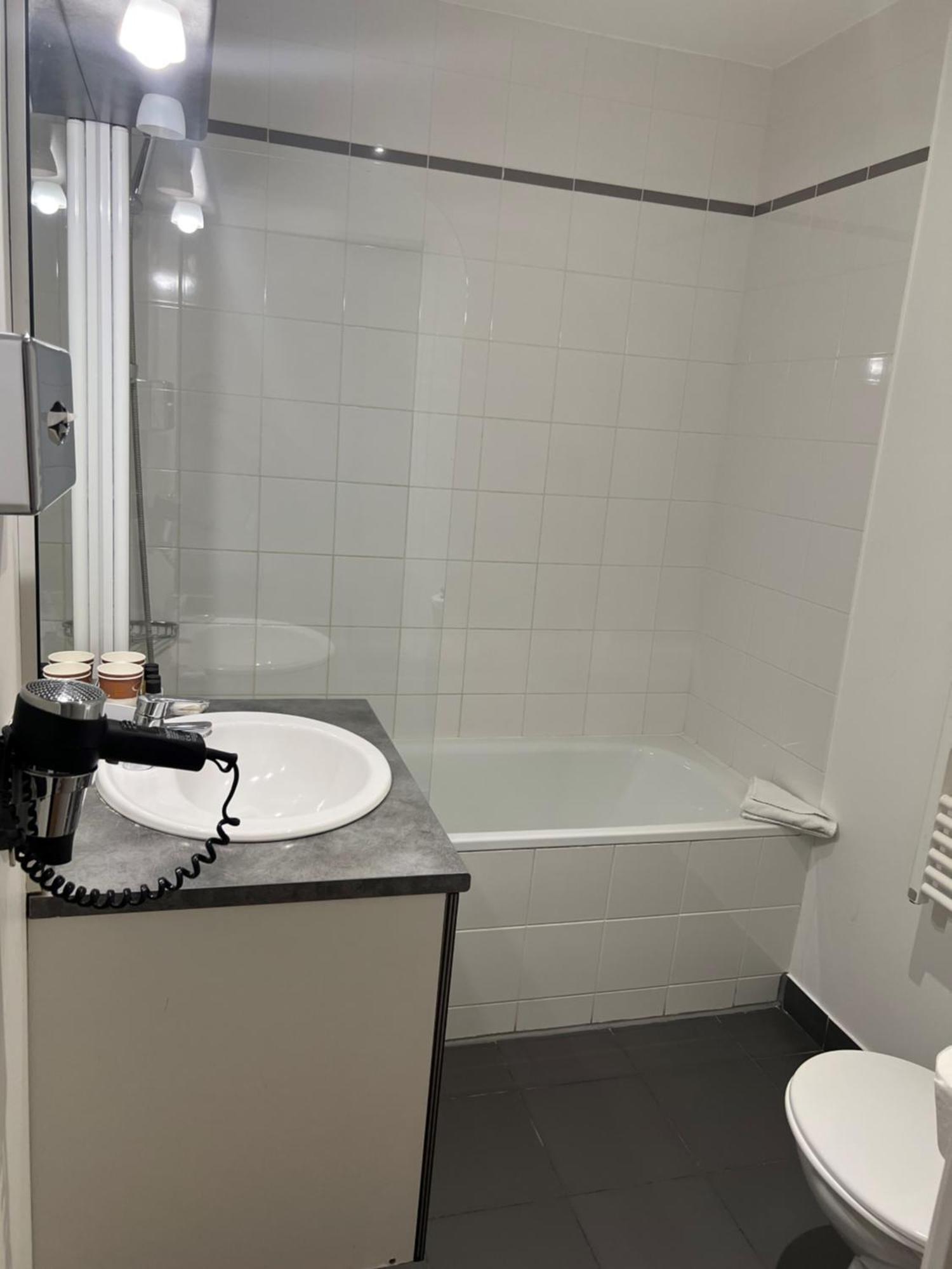 Residhome Neuilly Bords De Marne Bagian luar foto