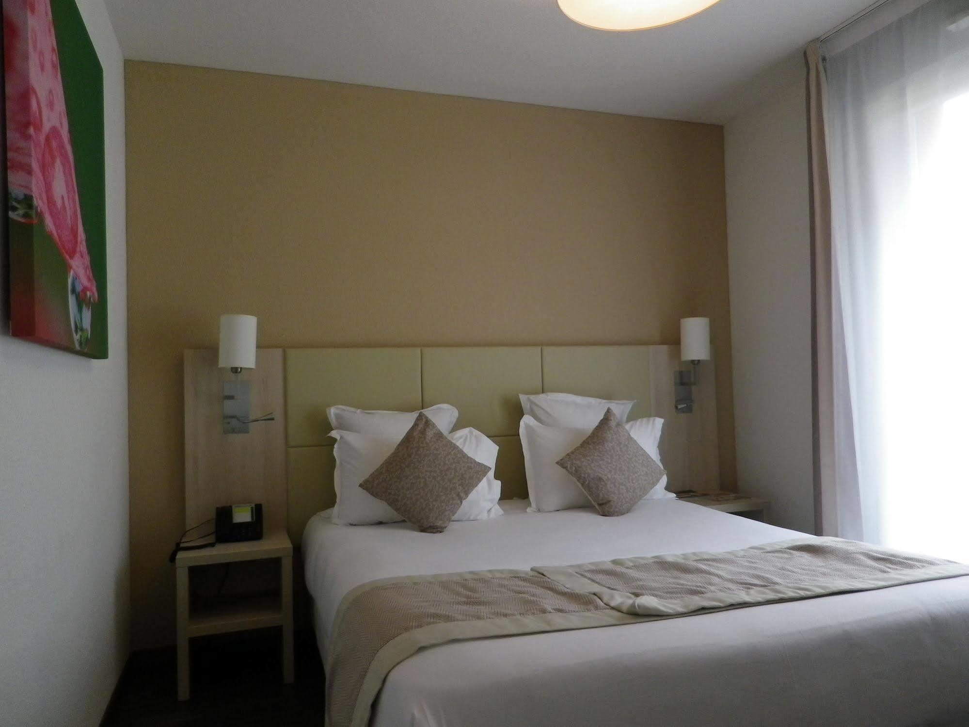 Residhome Neuilly Bords De Marne Bagian luar foto