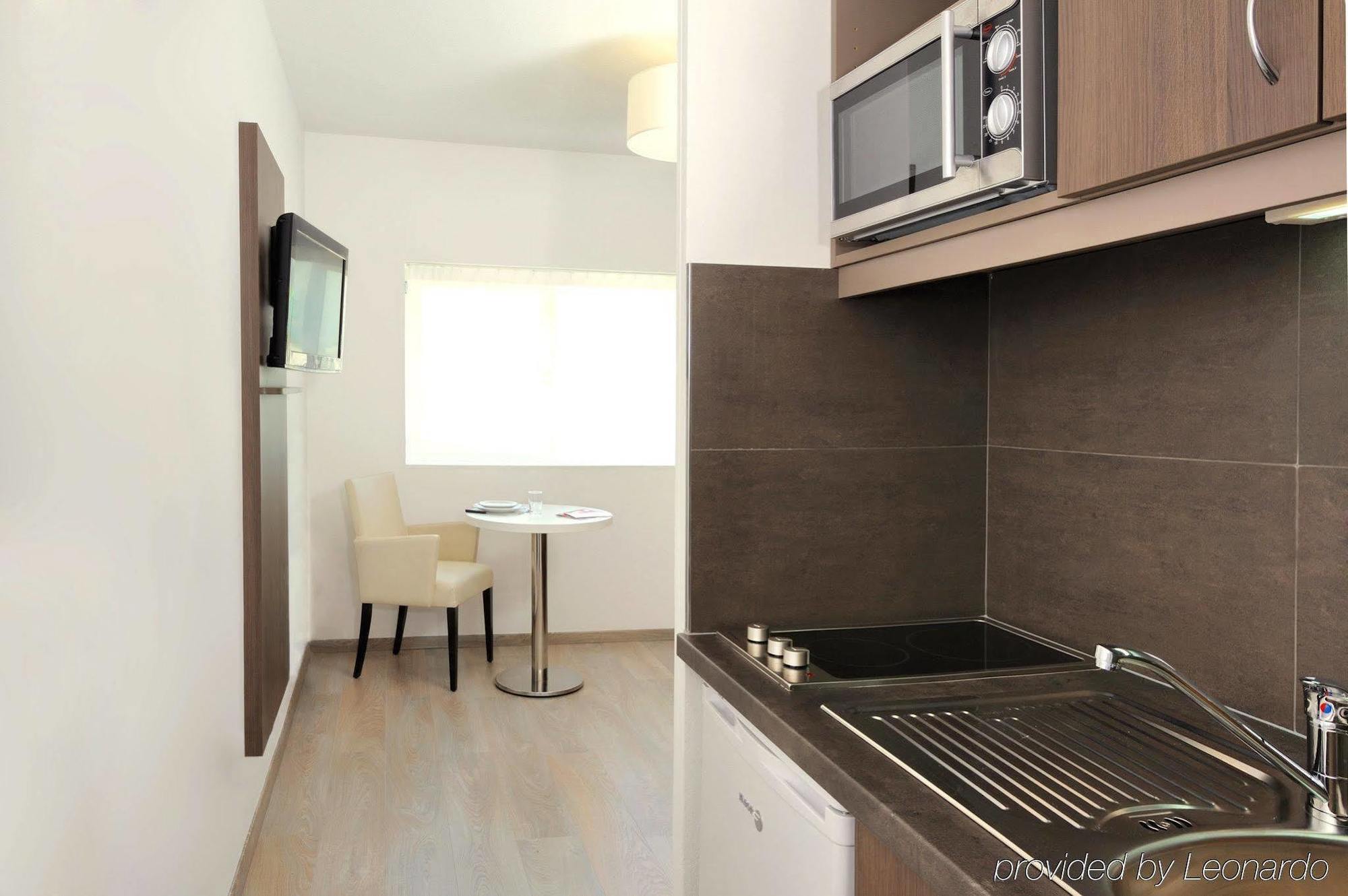 Residhome Neuilly Bords De Marne Bagian luar foto